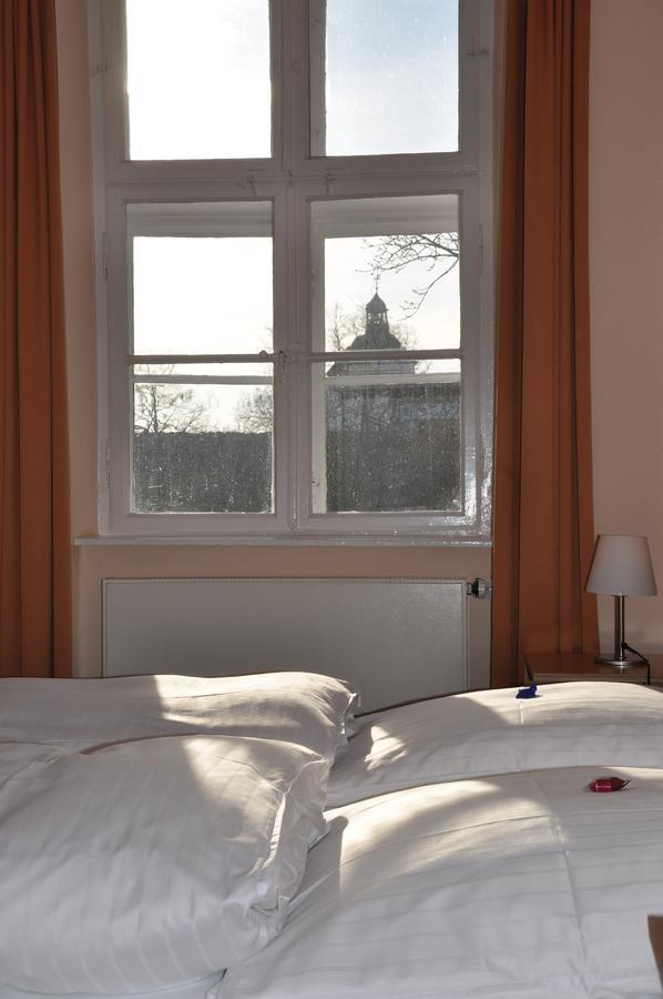 Hotel Zollhaus Шлезвиг Экстерьер фото